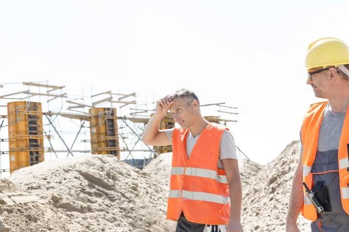 Worker complaining about the heat